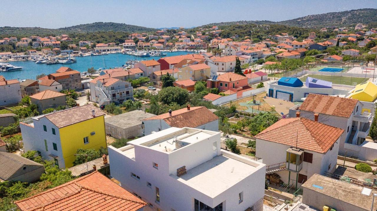 Vila Regina Apartment Rex With Swimming Pool Jezera Εξωτερικό φωτογραφία