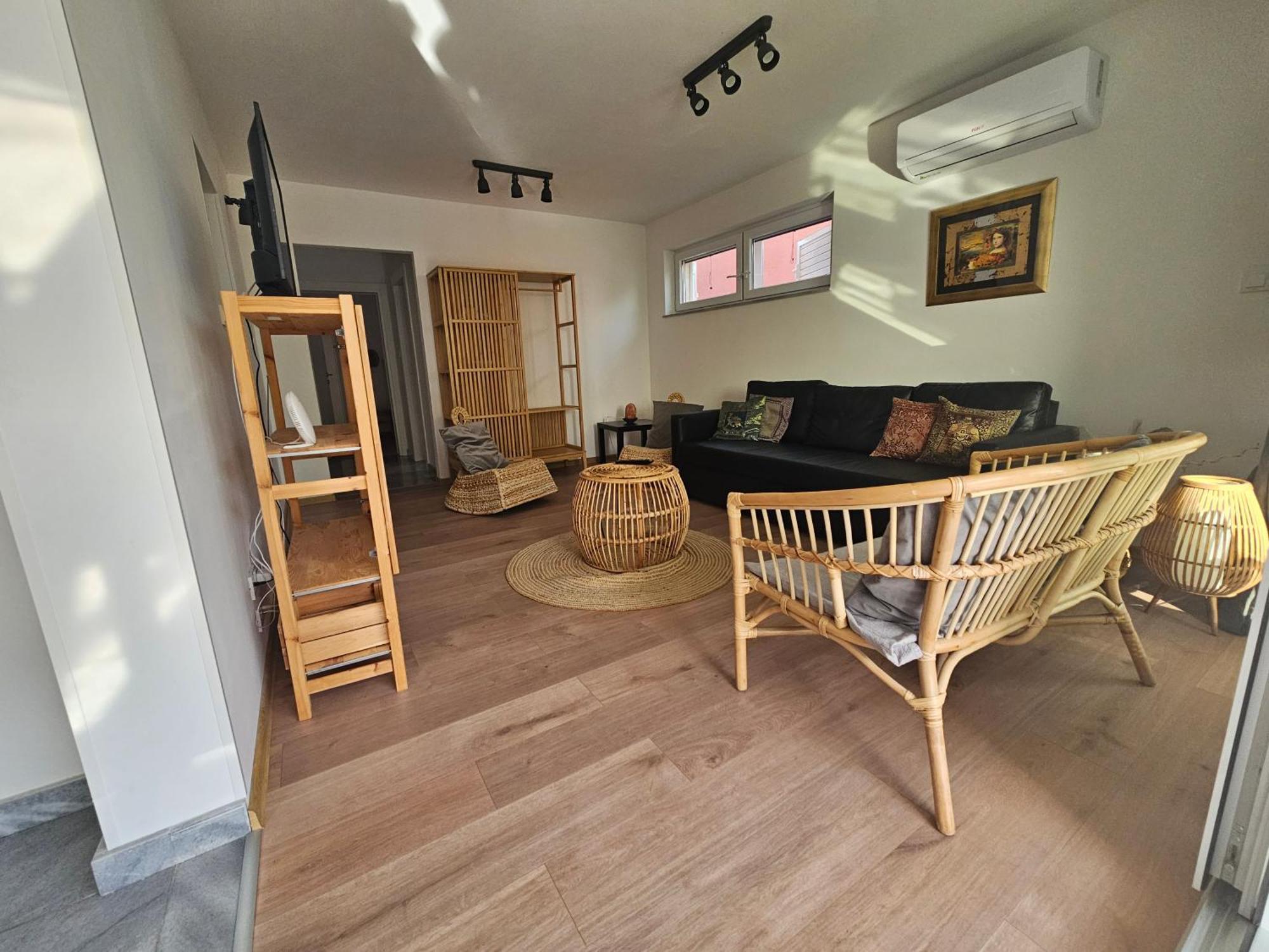 Vila Regina Apartment Rex With Swimming Pool Jezera Εξωτερικό φωτογραφία