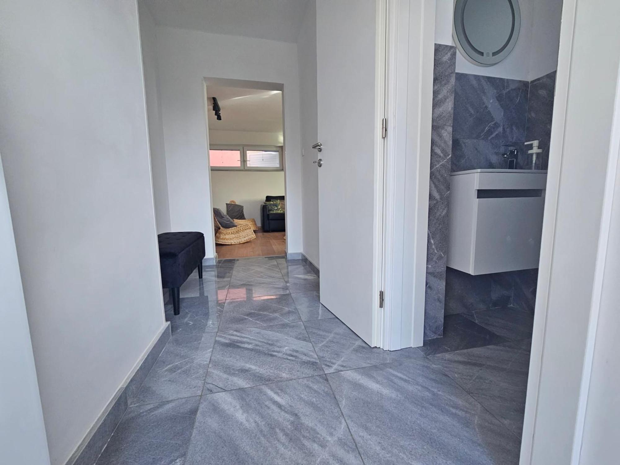 Vila Regina Apartment Rex With Swimming Pool Jezera Εξωτερικό φωτογραφία