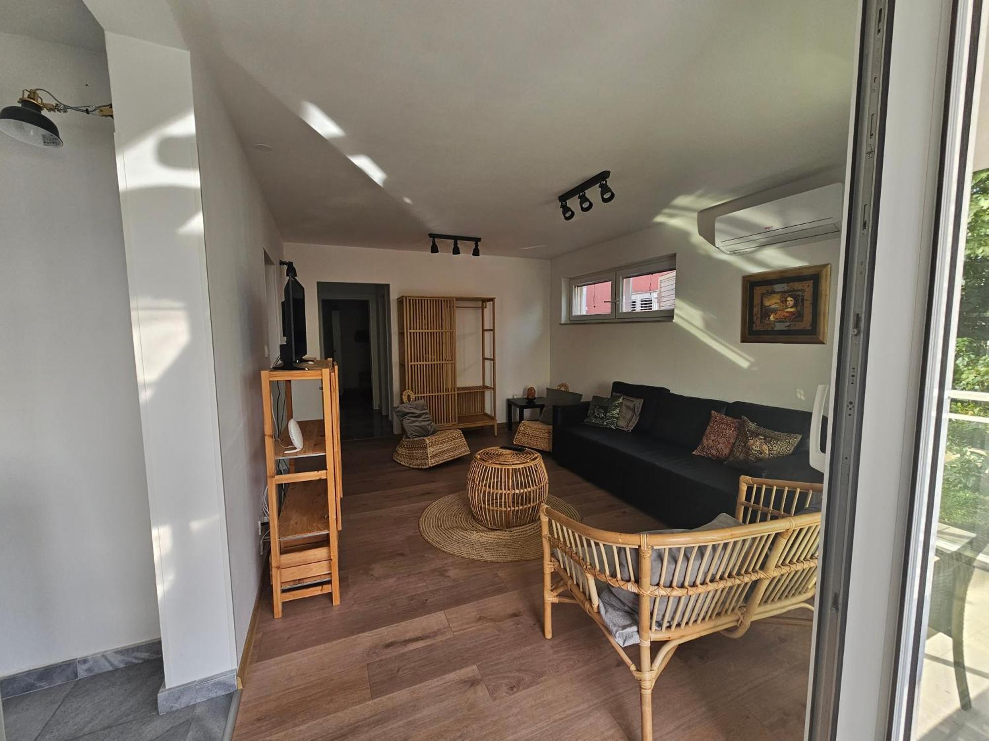 Vila Regina Apartment Rex With Swimming Pool Jezera Εξωτερικό φωτογραφία