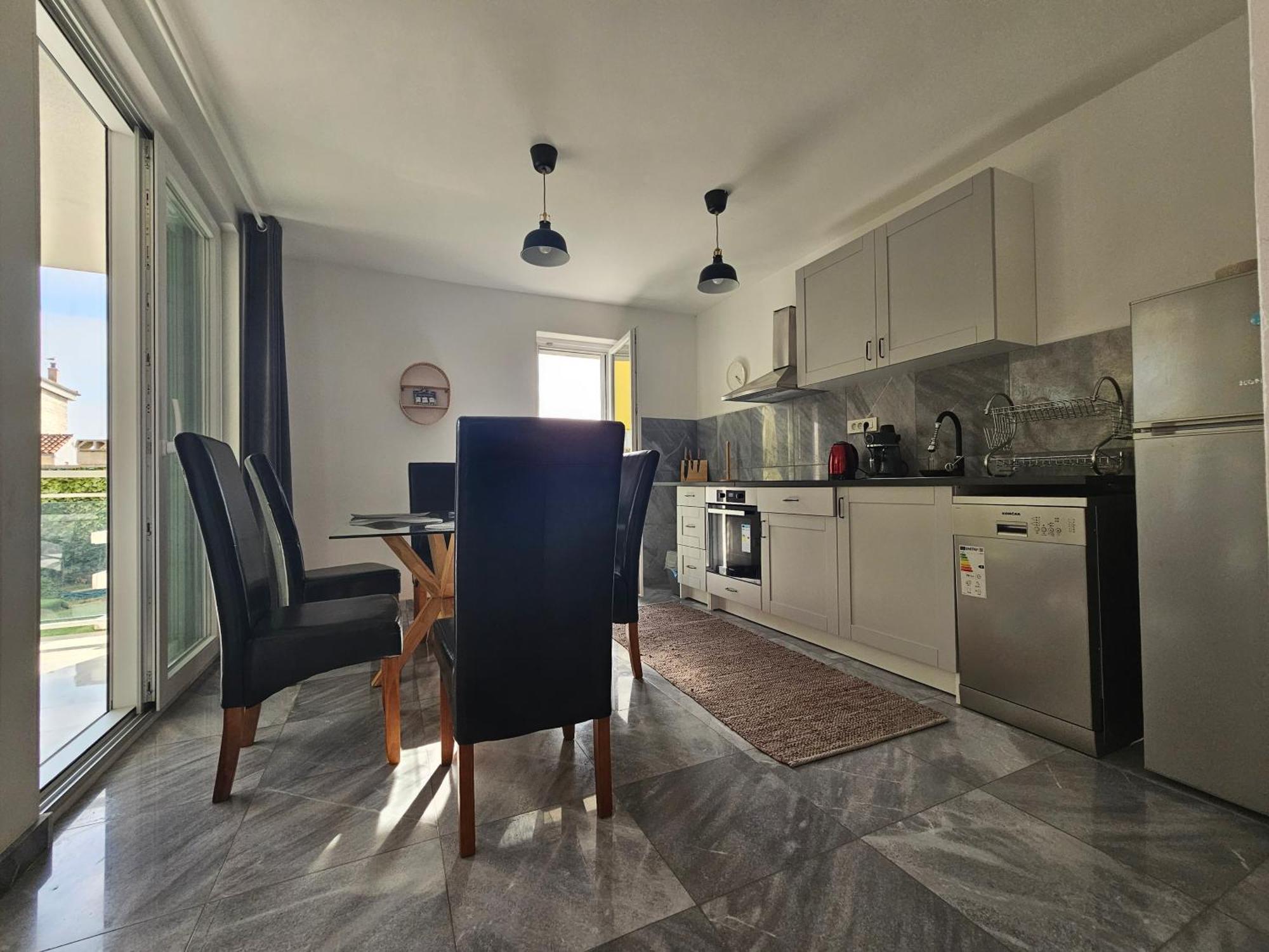 Vila Regina Apartment Rex With Swimming Pool Jezera Εξωτερικό φωτογραφία