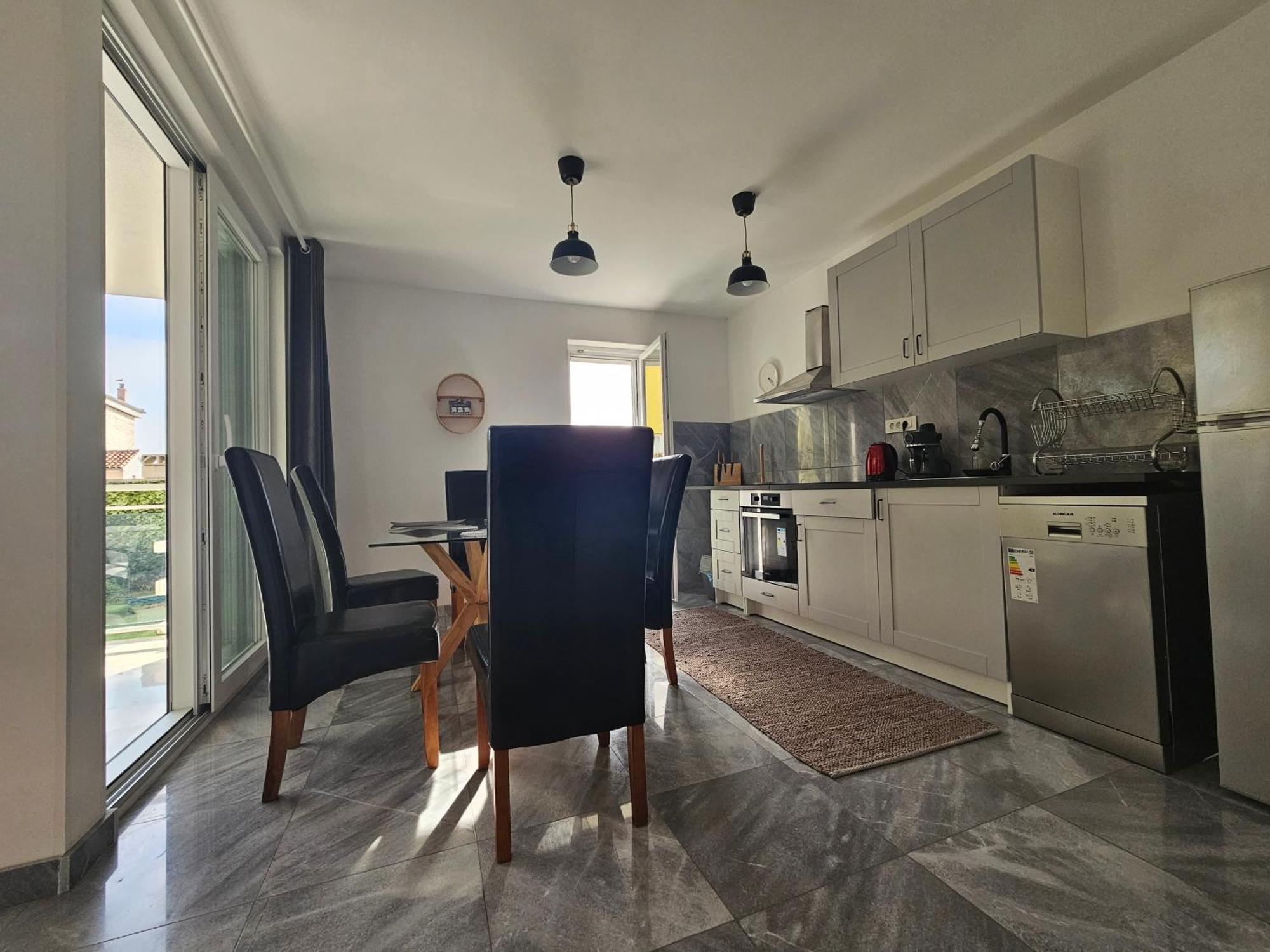 Vila Regina Apartment Rex With Swimming Pool Jezera Εξωτερικό φωτογραφία
