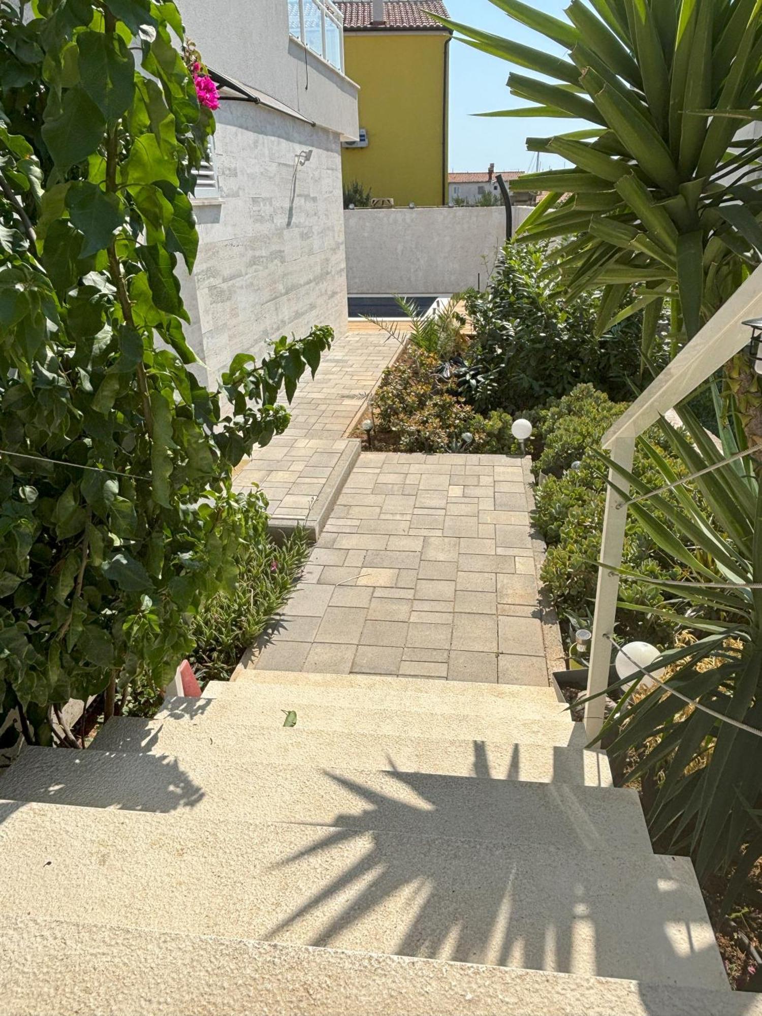 Vila Regina Apartment Rex With Swimming Pool Jezera Εξωτερικό φωτογραφία