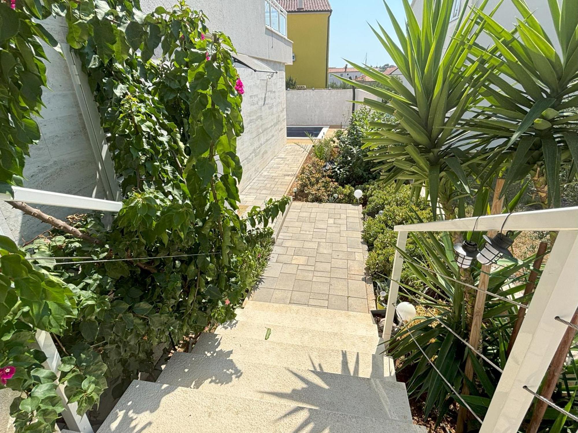 Vila Regina Apartment Rex With Swimming Pool Jezera Εξωτερικό φωτογραφία